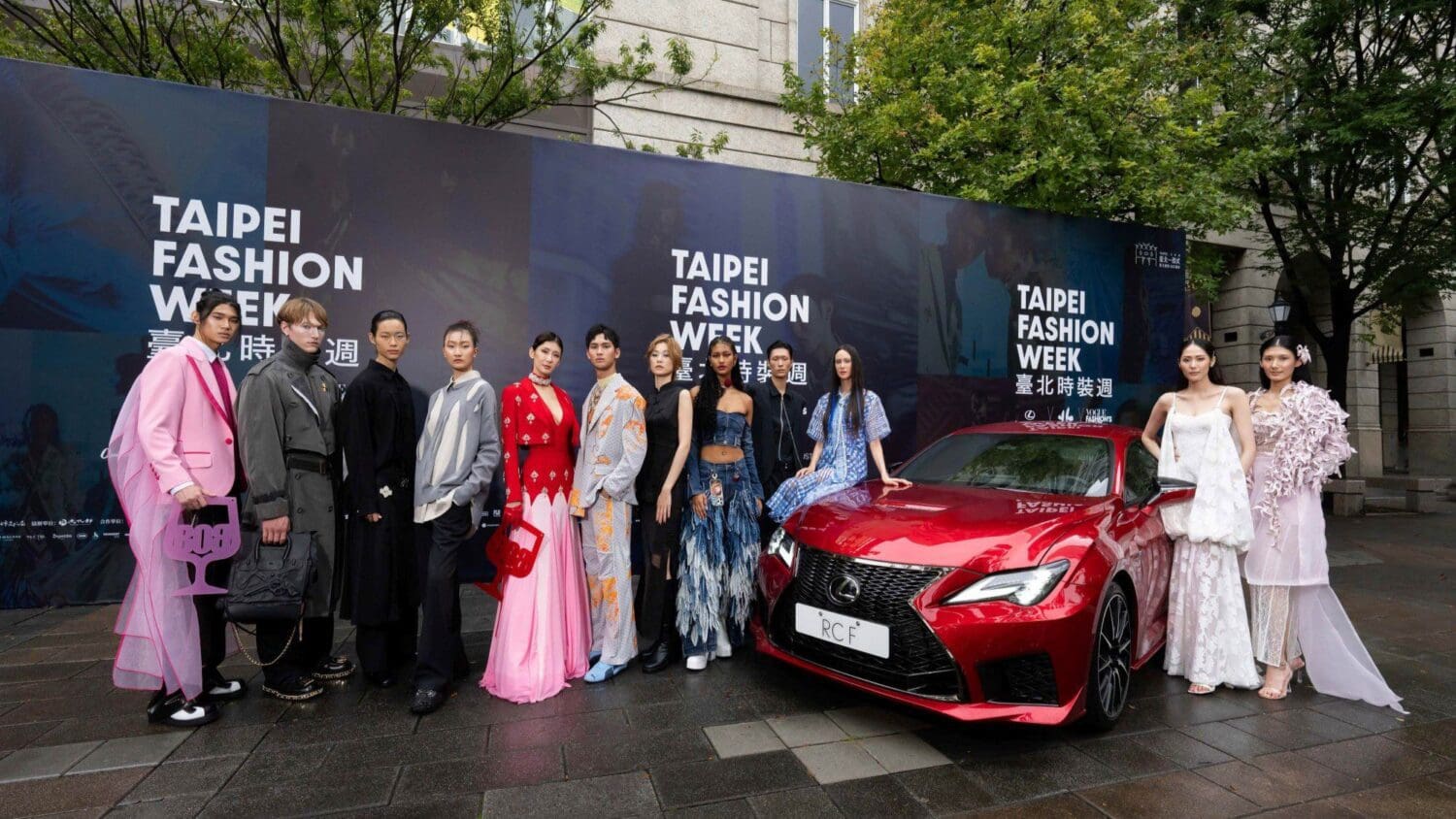 2024臺北時裝週　Lexus時尚展車及星光座駕閃耀登場